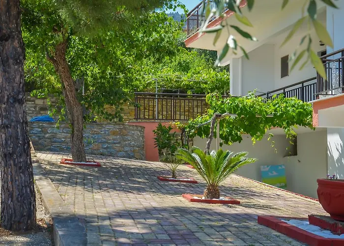 Assos Apartmán Koinira