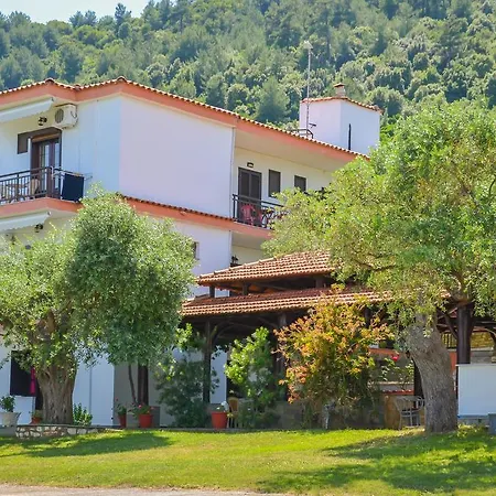 Apartment Assos *