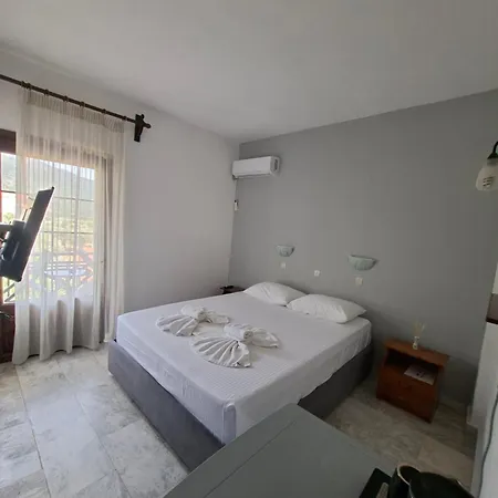 Assos Apartament *