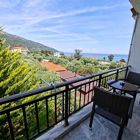 Assos Apartament Koinira