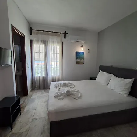 Apartament Assos Koinira