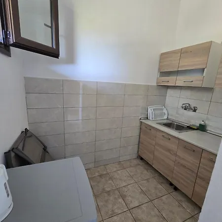 Apartament Assos Koinira
