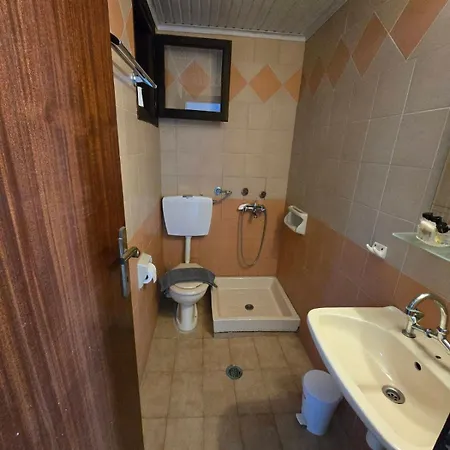 Assos Apartament *