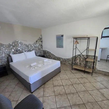 Assos Apartament *