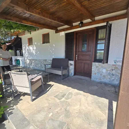 Apartament Assos *