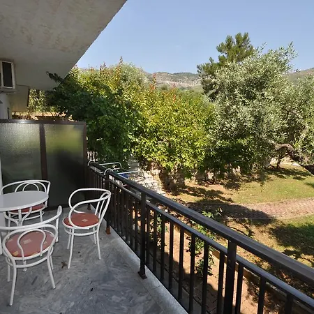 Assos Apartament *